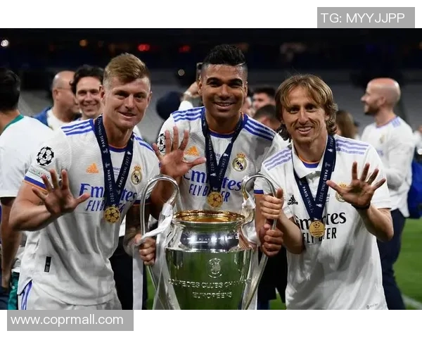 卡塞米罗：从巴西足球新星到欧洲顶级中场的华丽蜕变之路