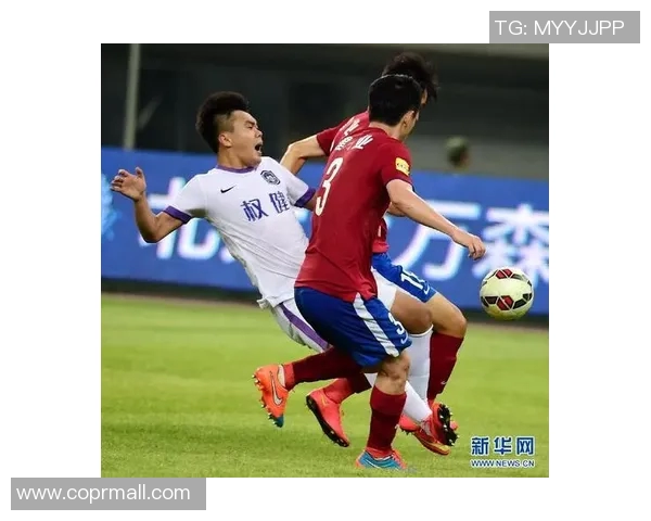 建业队迎战天津泰达全力争胜展现球队实力与斗志