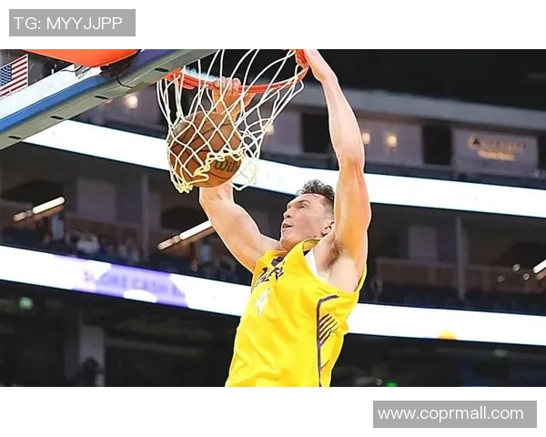 湖人队与热火队激战正酣球迷期待精彩对决与绝妙表现