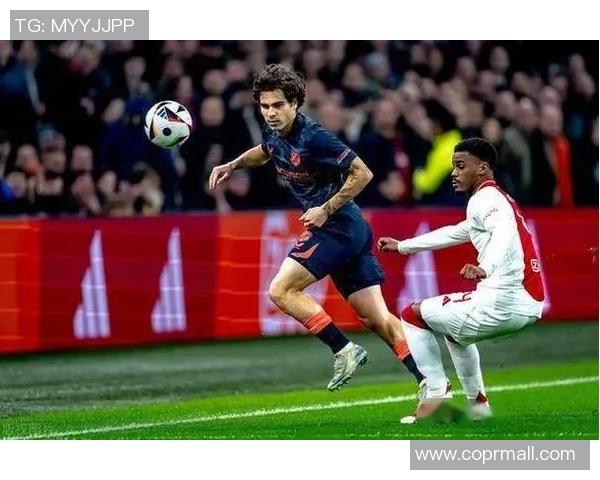 瓦尔维克主场迎战乌德勒支争夺联赛宝贵积分的激烈对决 瓦尔维克主场迎战乌德勒支争夺联赛宝贵积分的激烈对决