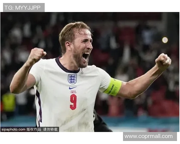 马丁内斯的传奇旅程：从默默无闻到世界瞩目的足球明星之路